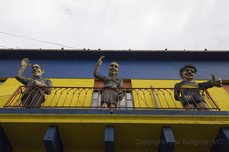 20071201_171754  D2X 4200x2800.jpg - This balcony in Caminito honors 3 icons of Argentine culture: tango great Carlos Gardel, Evita and soccer great Maradone